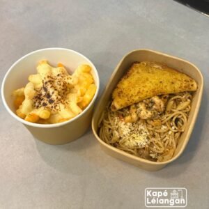 Aglio olio shrimp pasta served at Kapé Lélangan café